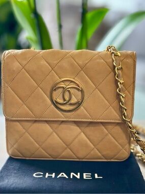 CHANEL Beige Quilted Lambskin Shoulder Bag with Gold Chain